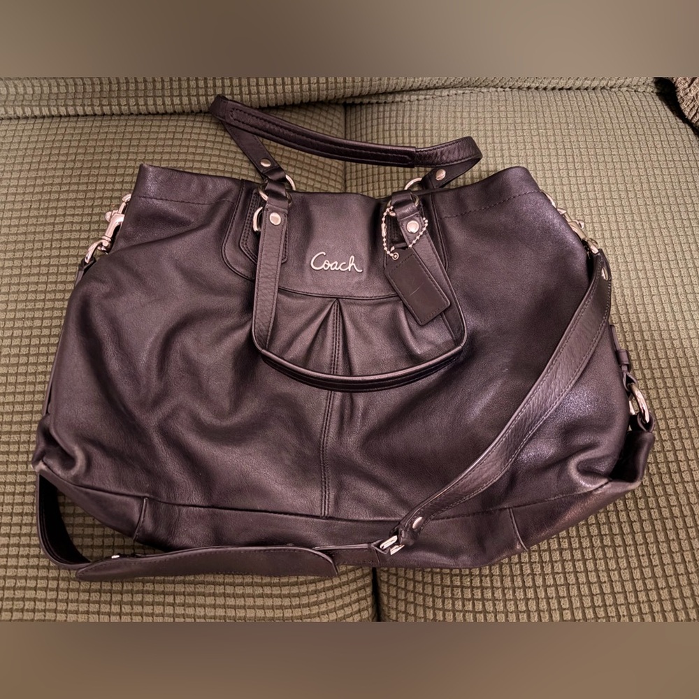 Coach Black Leather Shoulder Bag 2000-2010s